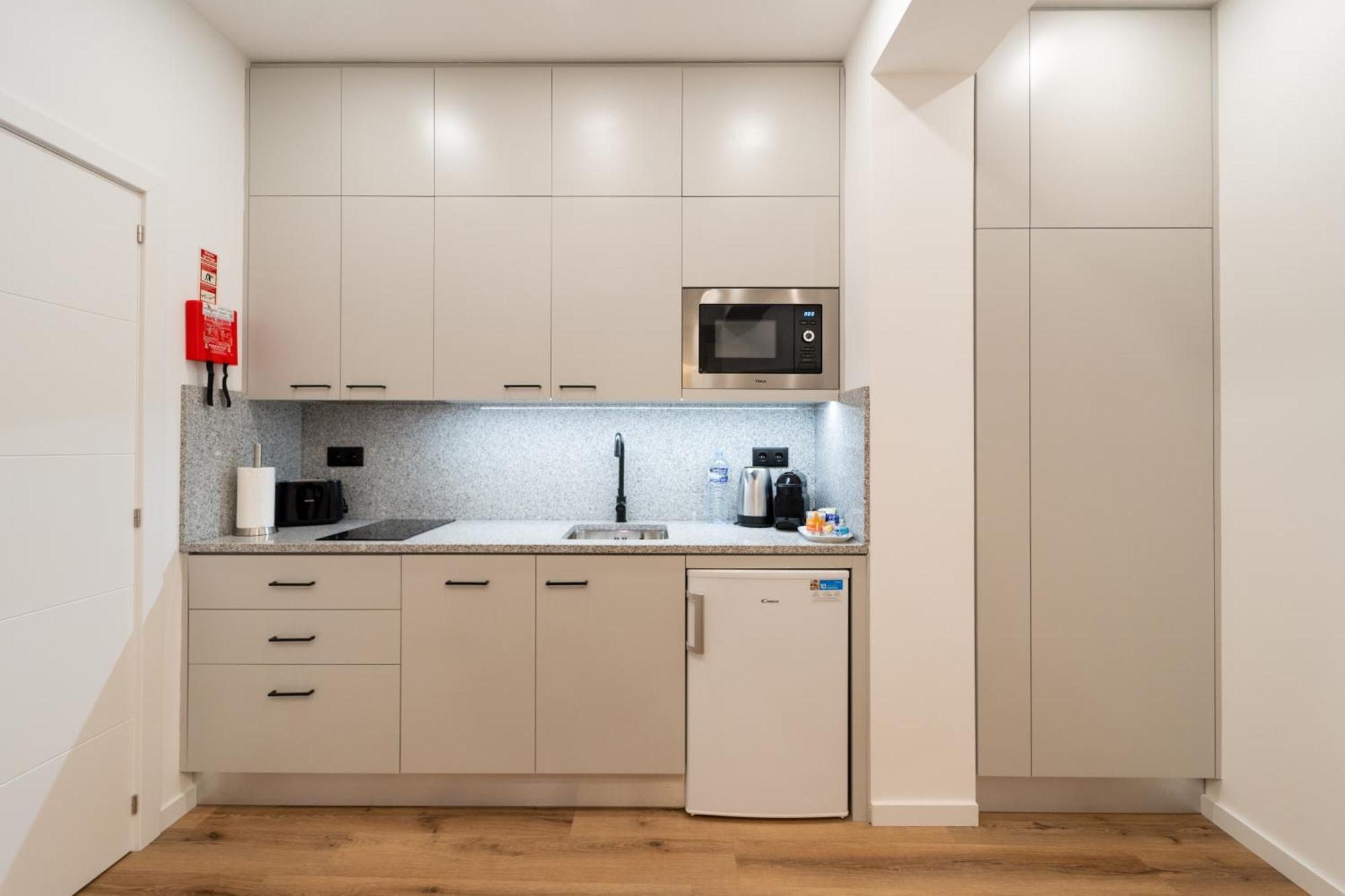 Casa Flores - 2 Bedroom, Lift, Ac, Car Parking - Extra Porto Ngoại thất bức ảnh